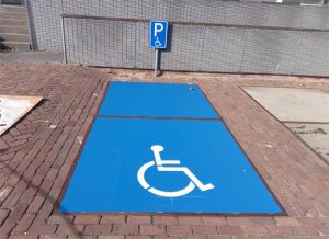 Mindervalidenparkeerplaats belijning en markering